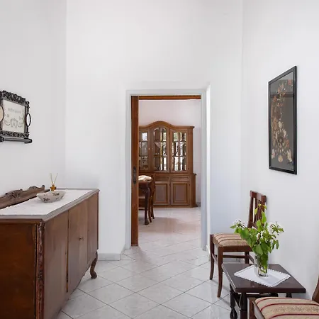 Michael&marika's Traditional House לימנריה